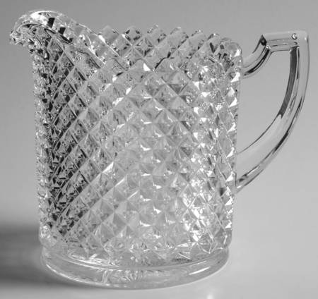 English Hobnail Clear (Round Base) 32 Oz Pitcher