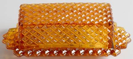 English Hobnail Amber 1/4 Pound Covered Butter