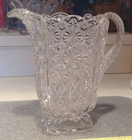 Daisy and Button Clear 48 Oz Pitcher