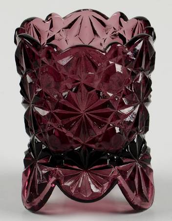 Daisy and Button Amethyst Toothpick Holder