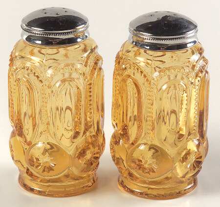 Moon and Star Amber Shaker Set w/Metal Lids