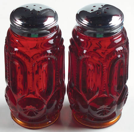 Moon and Star Ruby Shaker Set w/Metal Lids