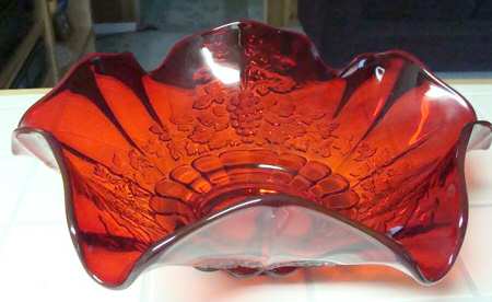 Panel Grape Ruby 12" Round Crimped Bowl