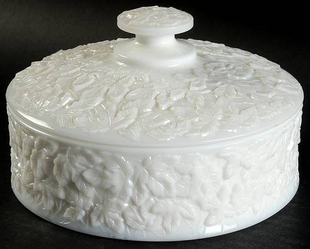 Bramble Milk Glass Chocolate Box with Lid