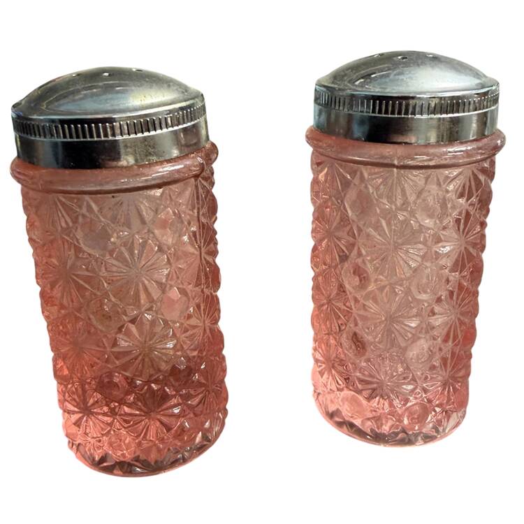 Daisy and Button Pink Shaker Set w/Metal Lids