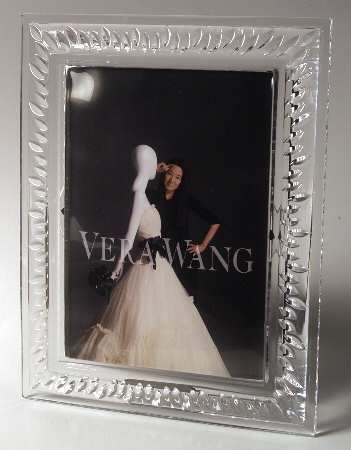 Duchesse Frame-Holds 5" X 7" Photo