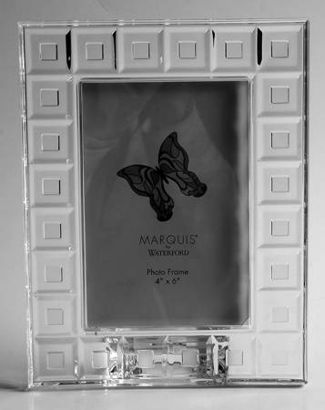 Quadrata Frame-Holds 4" X 6" Photo