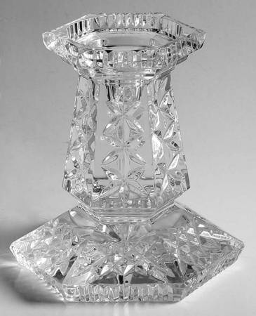 Romance of Ireland Collection 12" Trinity Knot Hurricane Lamp No Globe