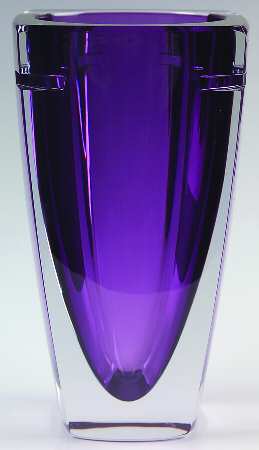 Metra 7" Flower Vase