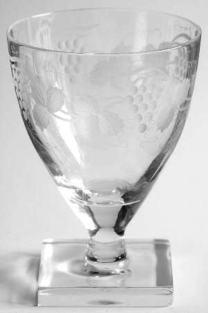 Leonora Wine Glass