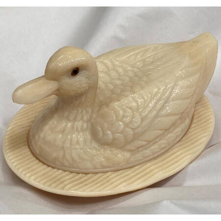 Animals & Figurines Oval Covered Duck Dish