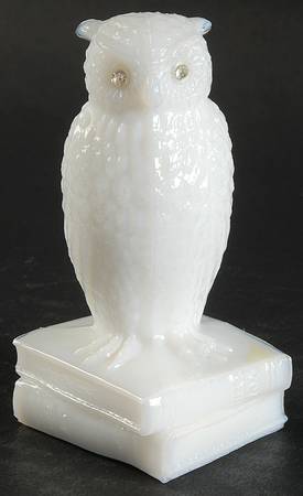 Animals & Figurines #OOB-1/10 Owl on Books