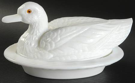 Animals & Figurines Oval Covered Duck Dish