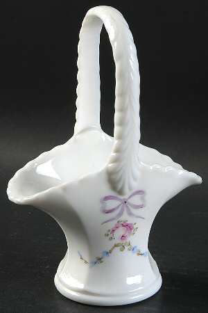 Roses & Bows 6" Handled Basket