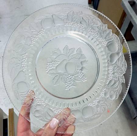Della Robbia Clear (Frosted Fruit Only) Luncheon Plate