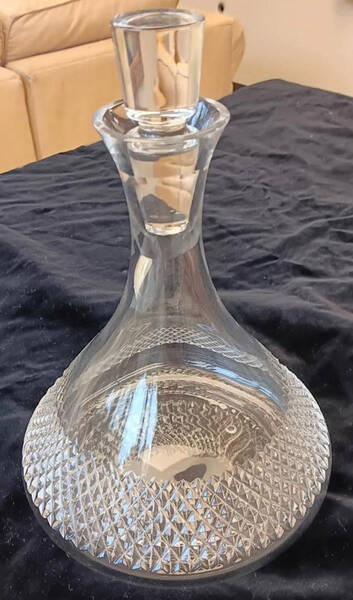 Clear Cut Decanter & Stopper