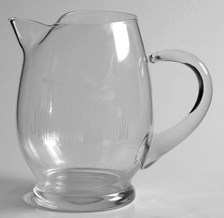 678-5 32 Oz Pitcher
