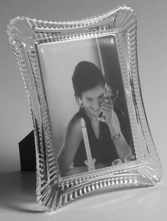 Wellesley Frame-Holds 4" X 6" Photo