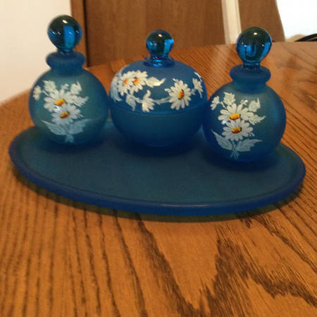 Daisy Decal Blue Mist (7 Piece) Dresser Set (2PBRD, PUBR & DRES)