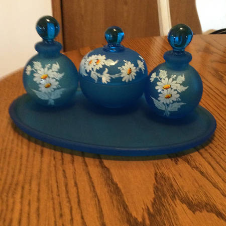 Daisy Decal Blue Mist Handled Dresser Tray
