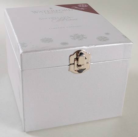 Snowflake Wishes Health Double Old Fashioned Hinged Gift Box