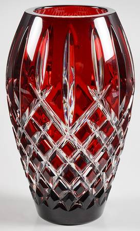 Araglin Prestige (Cased Ruby) 7" Flower Vase