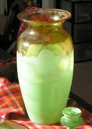 Festoon Green 11" Flower Vase
