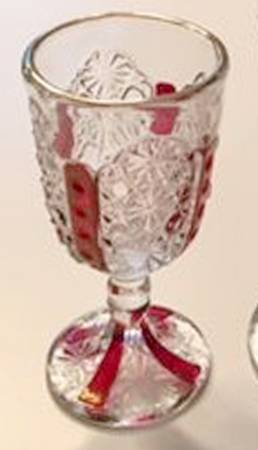 Daisy and Button Ruby Flash (Gold Trim) Wine Glass