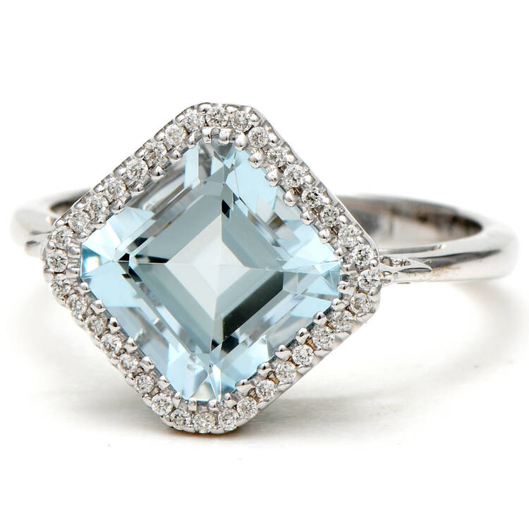 18KW Aquamarine(2.25) & Diamond(0.10) Ring