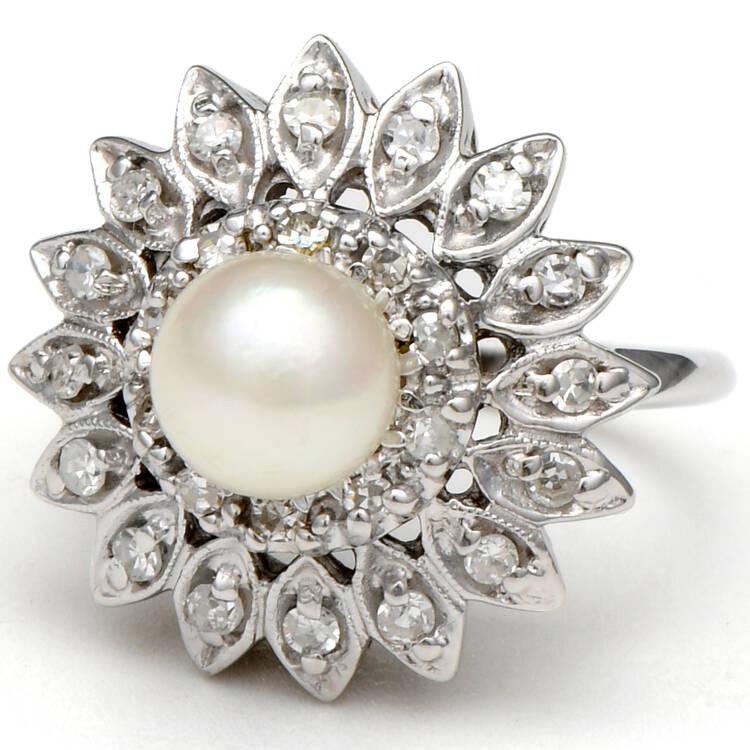 14KW Akoya Pearl & Diamond(0.44) Floral Ring