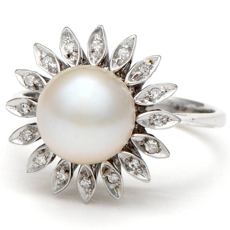 18KW Pearl(8.8 mm) & Diamond(0.08) Ring