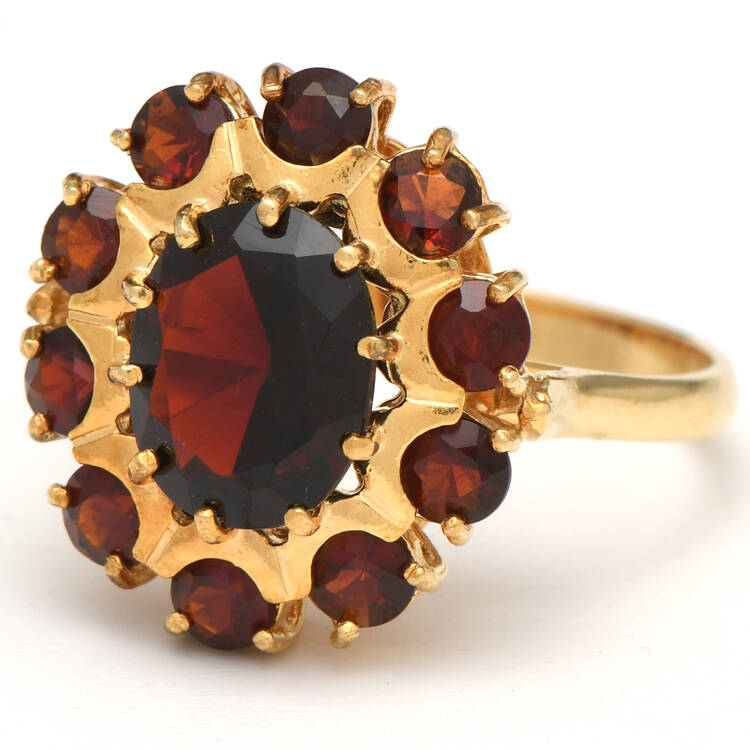 18KY Pyrope Garnet(3.30) Halo Ring