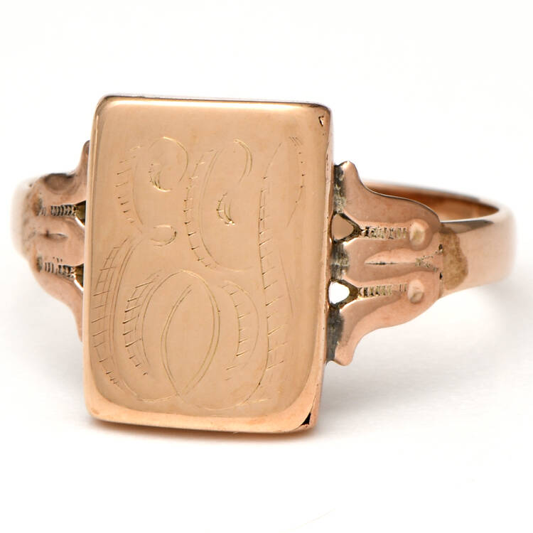 10KY Victorian Monogrammed Signet Ring