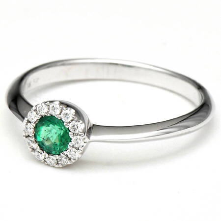 14KW Emerald (.24) And Diamond (0.8) Ring
