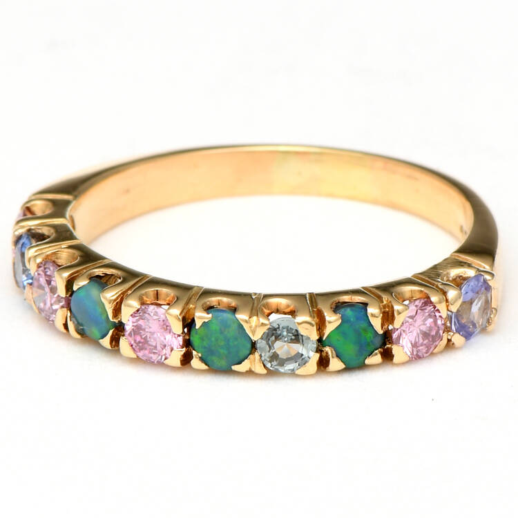18KY Sapphires(0.63) & Black Opal Band Ring