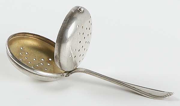 Evangeline (Sterling, 1907) Solid Individual Tea Ball Spoon