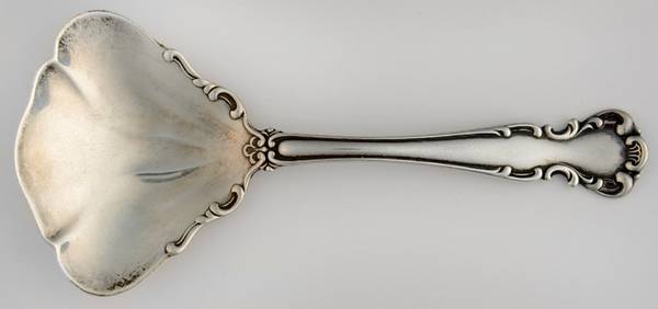 Flanders-Old (Sterling, 1900, No Monograms) Solid Bon Bon Spoon