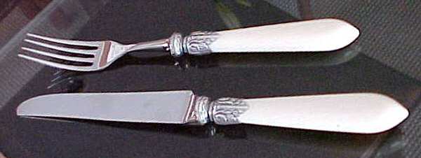 Colchique-Ivory (Silverplate Laurel, Resin) Fork