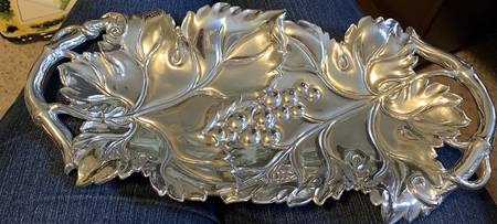 Grape (Aluminum, Hollowware) 14" Bread Tray