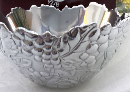 Grape (Aluminum, Hollowware) 10" Salad Serving Bowl