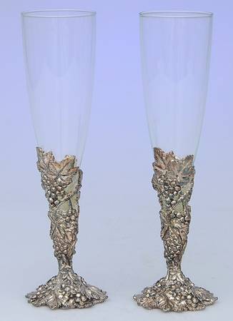 Grape (Aluminum, Hollowware) (Set of 2) Glass Champagne Flute w/Case