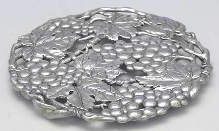 Grape (Aluminum, Hollowware) Trivet