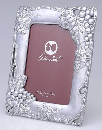 Grape (Aluminum, Hollowware) 5" X 7" Picture Frame