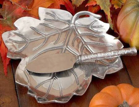 Harvest (Aluminum, Hollowware) Cheese Plate W/Server (Chess + Plche)