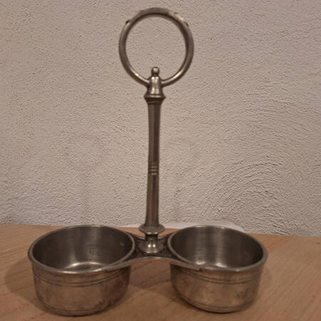 Tavola (Pewter, Hollowware) Cruet Stand W/Ctr Hdl