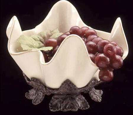 Grape Tuscan (Metal, Hollowware) Metal Stand with Ceramic Bowl