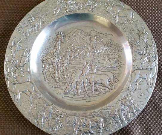 Endangered Kingdom (Aluminum, Hollowware) 14" Round Tray