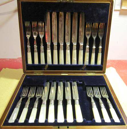 PEARL HANDLE (SILVERPLATE) Dessert Knife with Silverplate Blade