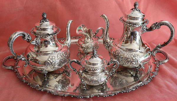 AHD4 9Sterling, Hollowware) Large Silverplate Waiter Tray