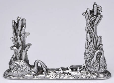 Swan (Aluminum, Hollowware) 5" X 7" Frame Holder No Glass Panes